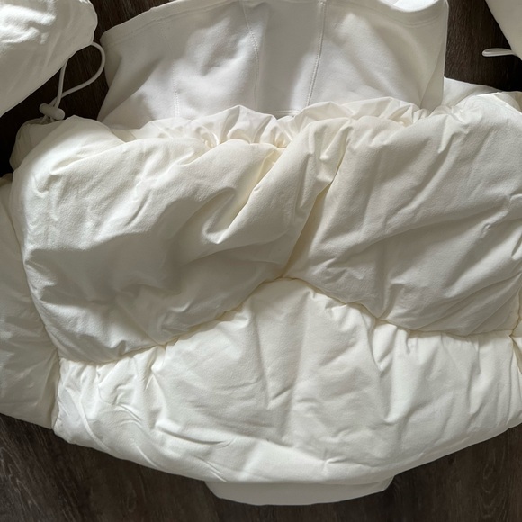 NWT Small Cream Main Act Corset Puffer - Picture 8 of 12